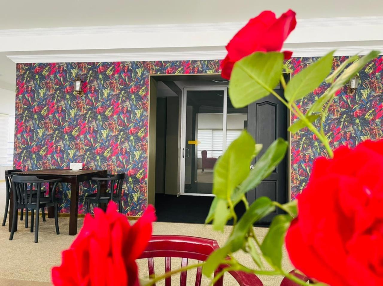Aura Boutique Hotel Μπατούμι Εξωτερικό φωτογραφία